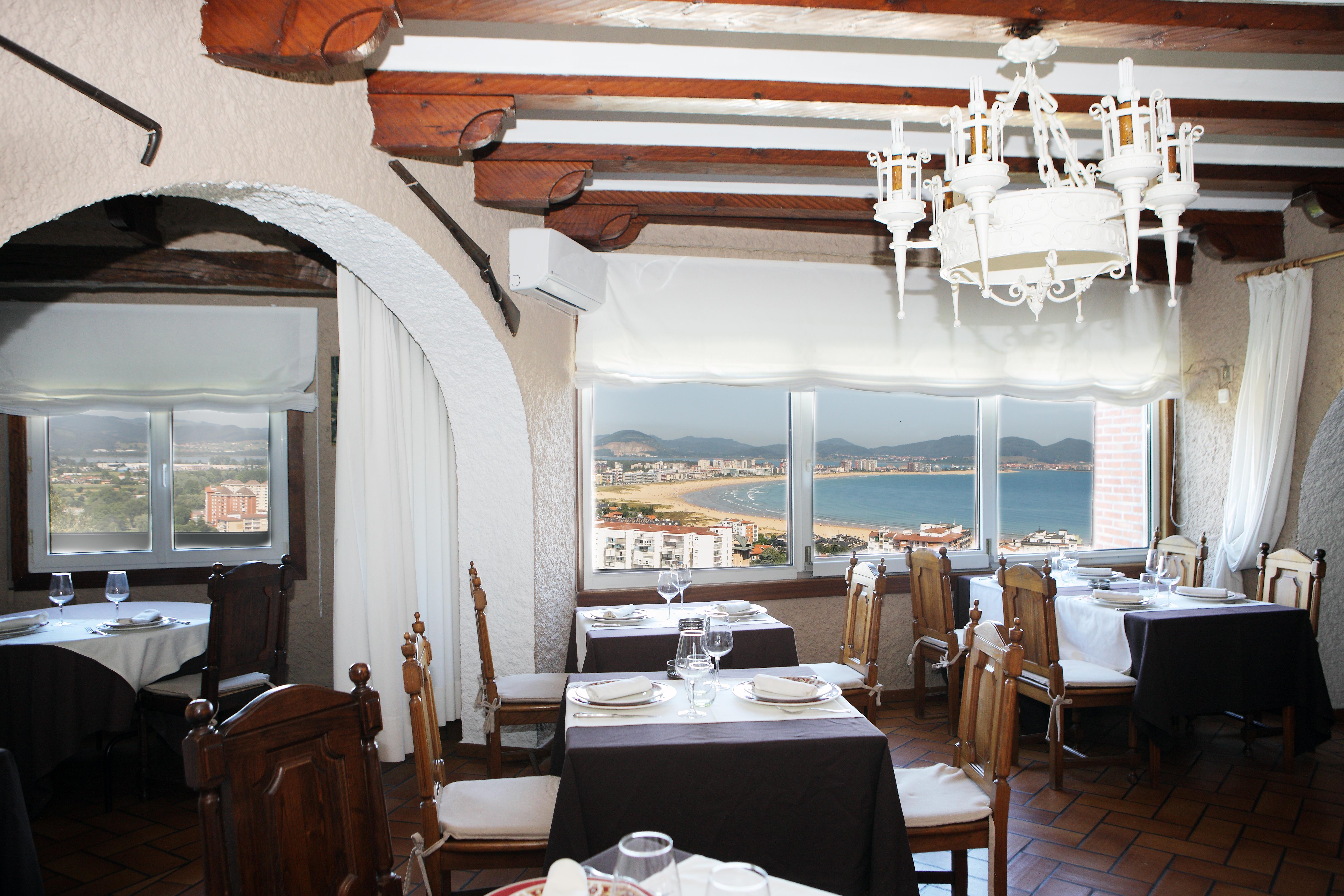 Hotel Restaurante Risco Laredo Zewnętrze zdjęcie
