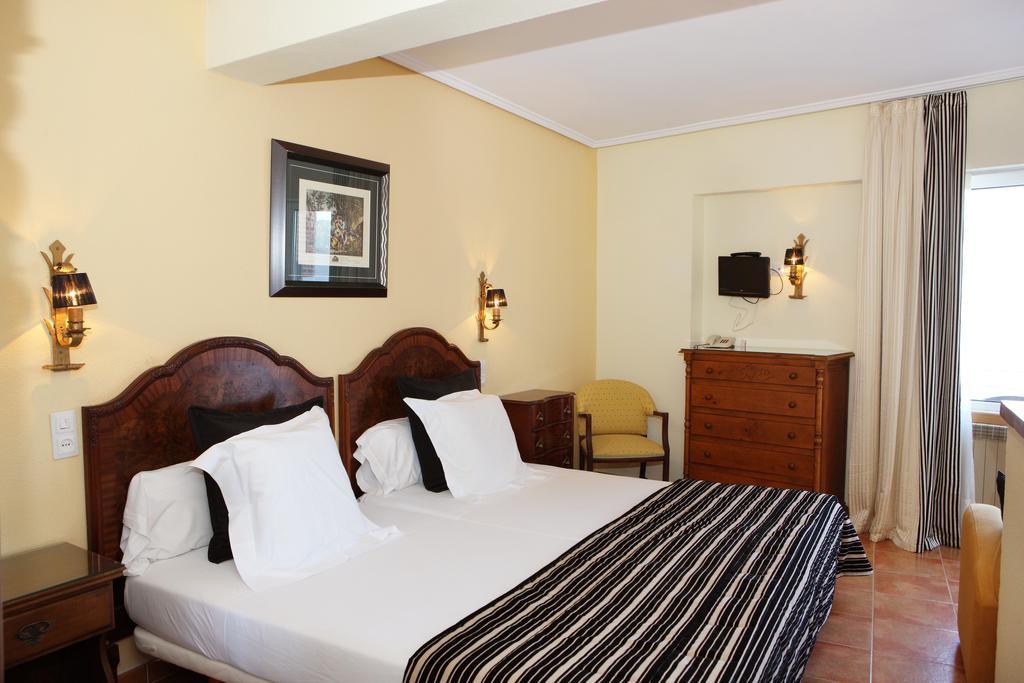 Hotel Restaurante Risco Laredo Zewnętrze zdjęcie