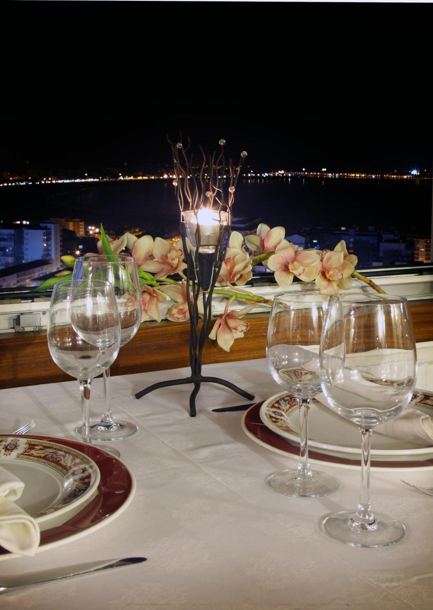 Hotel Restaurante Risco Laredo Zewnętrze zdjęcie