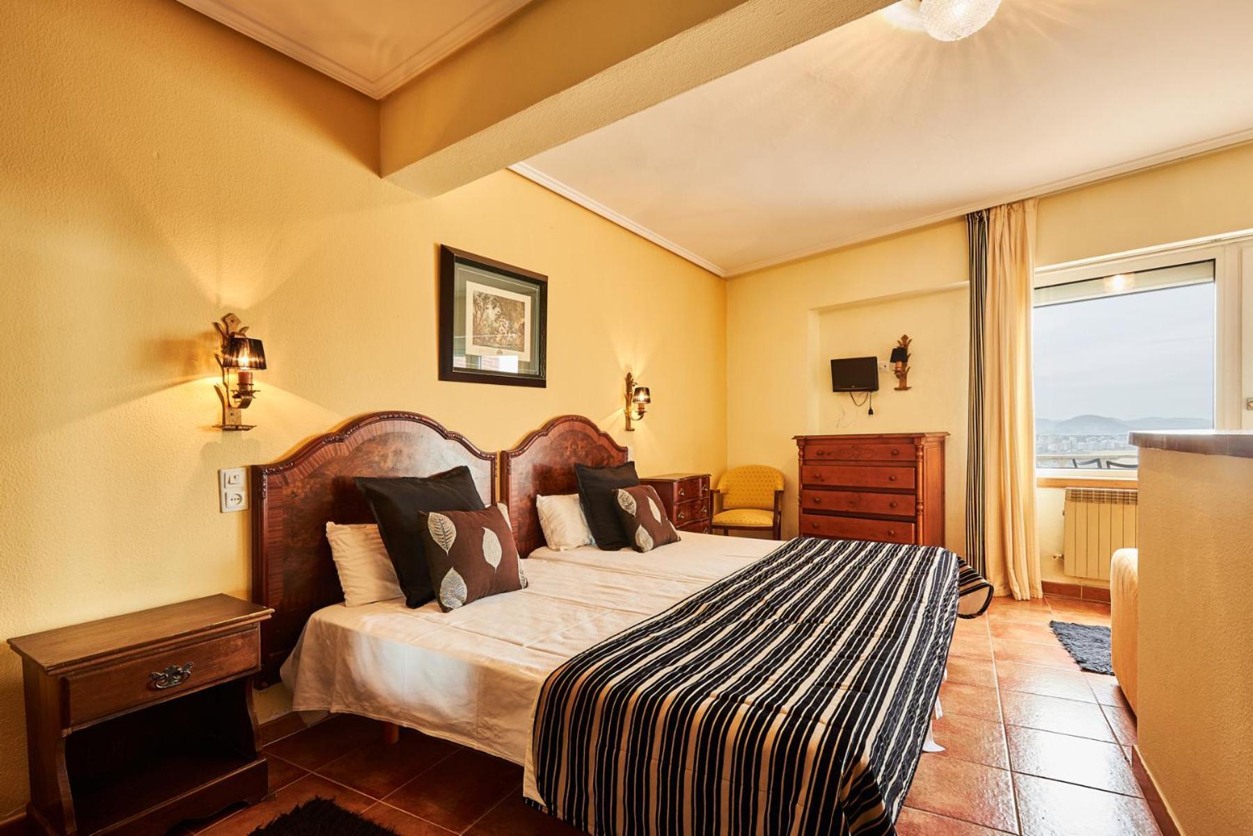 Hotel Restaurante Risco Laredo Zewnętrze zdjęcie