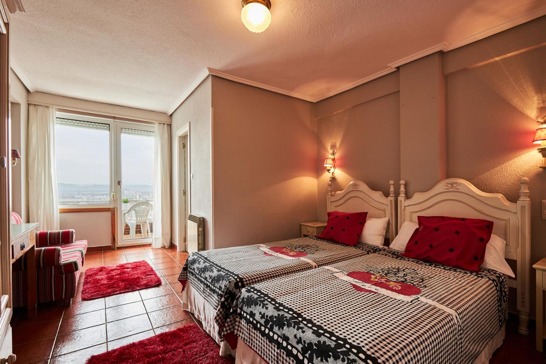 Hotel Restaurante Risco Laredo Zewnętrze zdjęcie