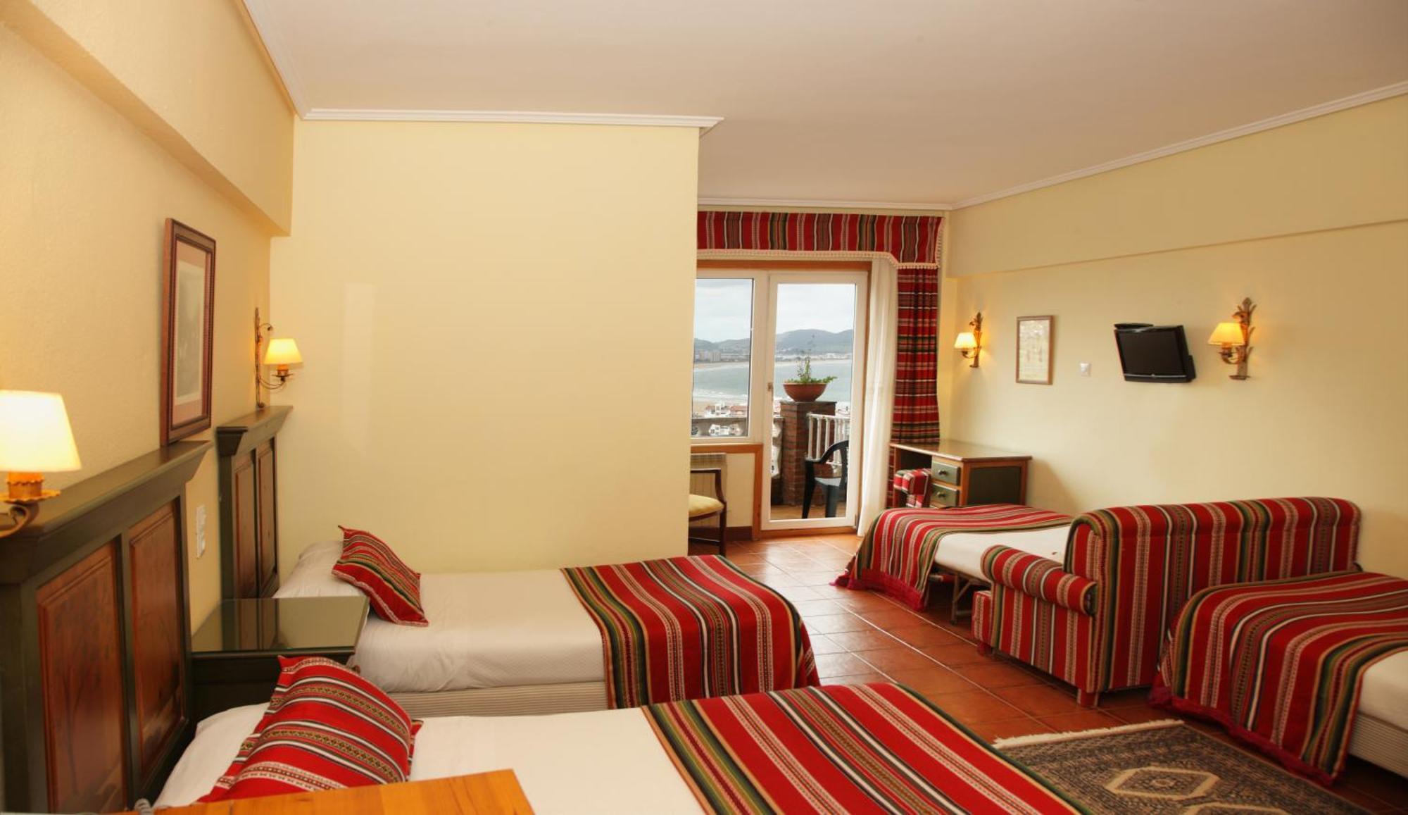 Hotel Restaurante Risco Laredo Zewnętrze zdjęcie