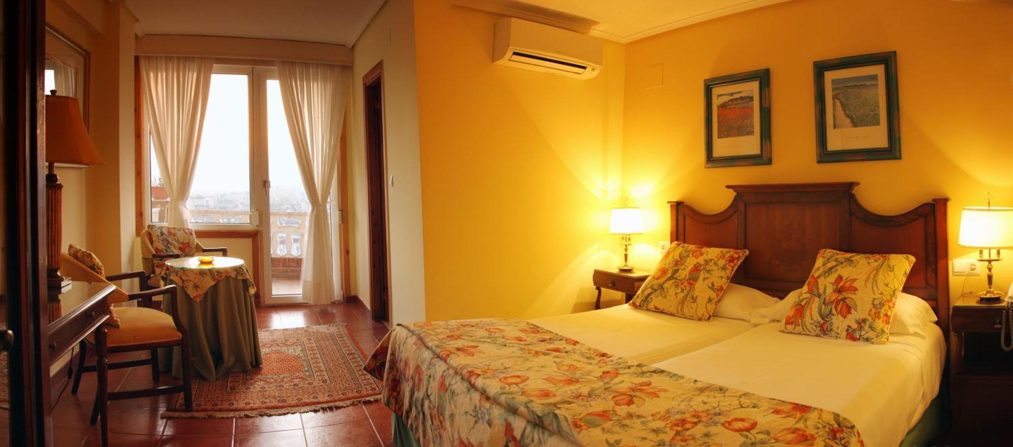 Hotel Restaurante Risco Laredo Zewnętrze zdjęcie
